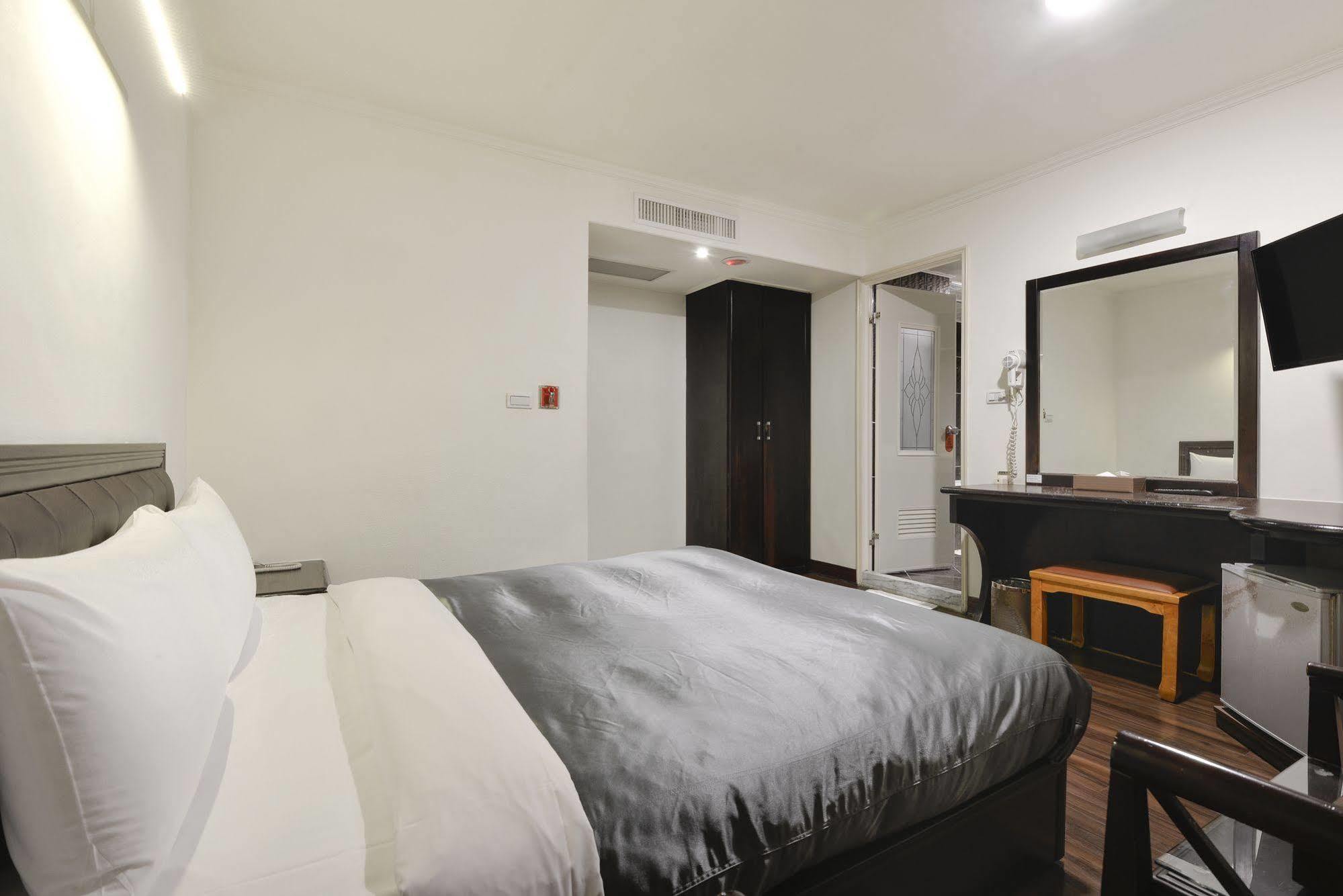 Kaja Hotel Kaohsiung Buitenkant foto